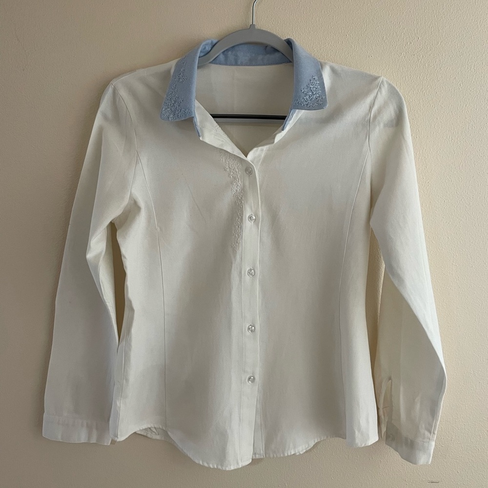 Women’s Botton Down Slim Fit Shirt Medium Size White Color with Textures
